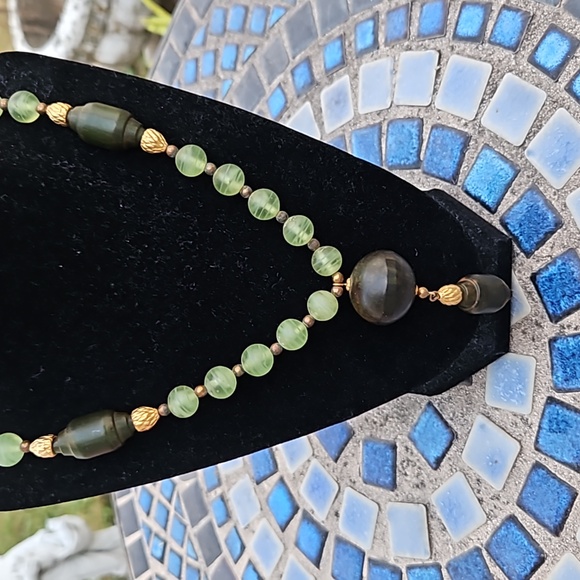 Glass Lucite Cylinder Beaded Necklace Lightweight Frosted Dark Green Women's OS - Picture 3 of 4